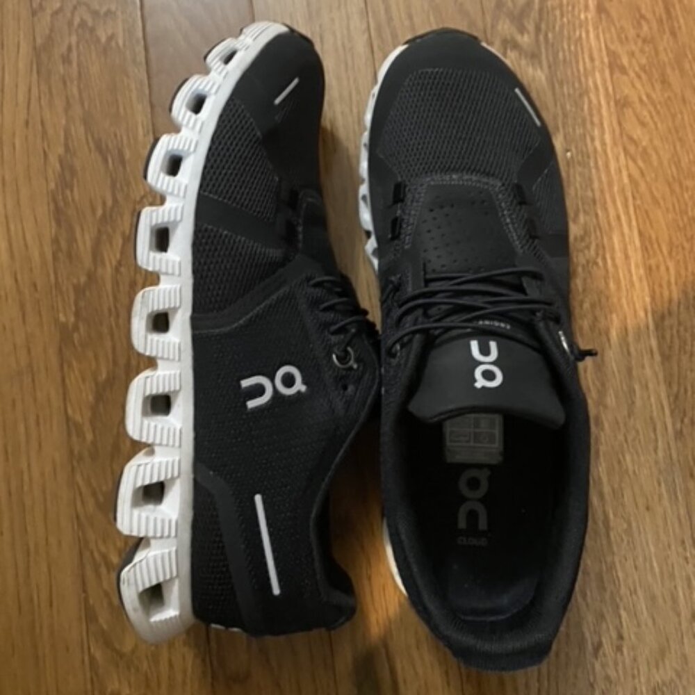 On Women's Cloud 5 Low Top Sneakers, SIze 7.5